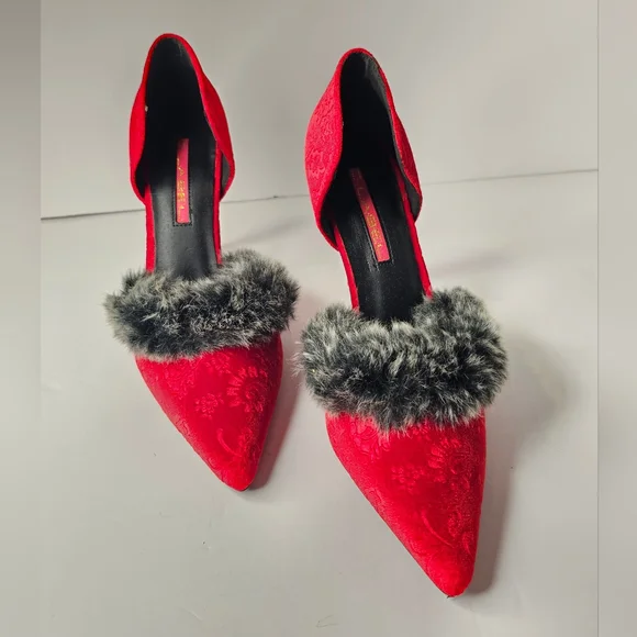 Coquette red velvet heels with gray faux fur - Picture 4 of 11